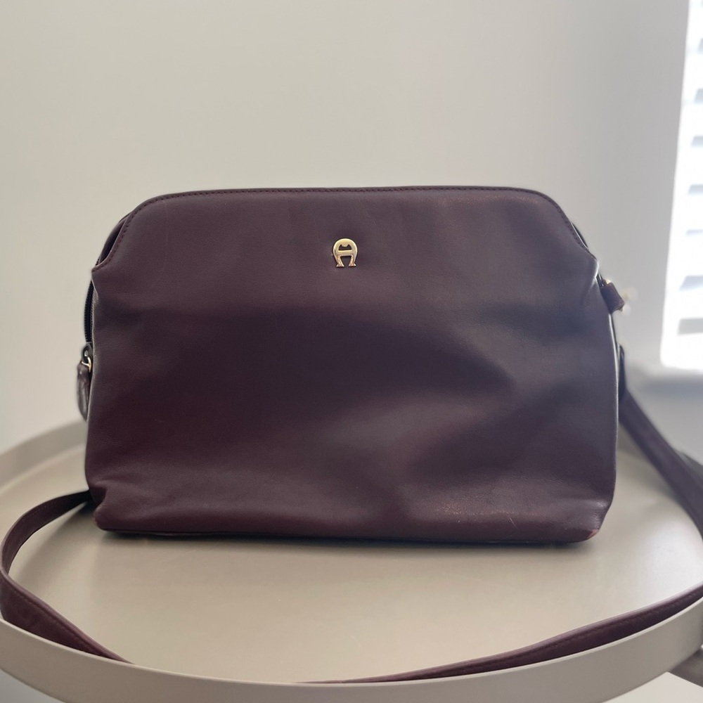 Etienne Aigner Genuine Leather Crossbody Bag Burgundy Vintage Minimalist Purse